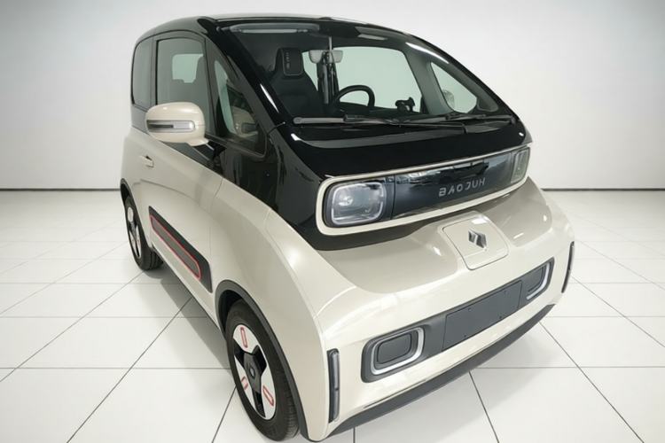 Used Baojun KiWi EV 2021 Artist Model Ternary Lithium Front Right 45 Deg