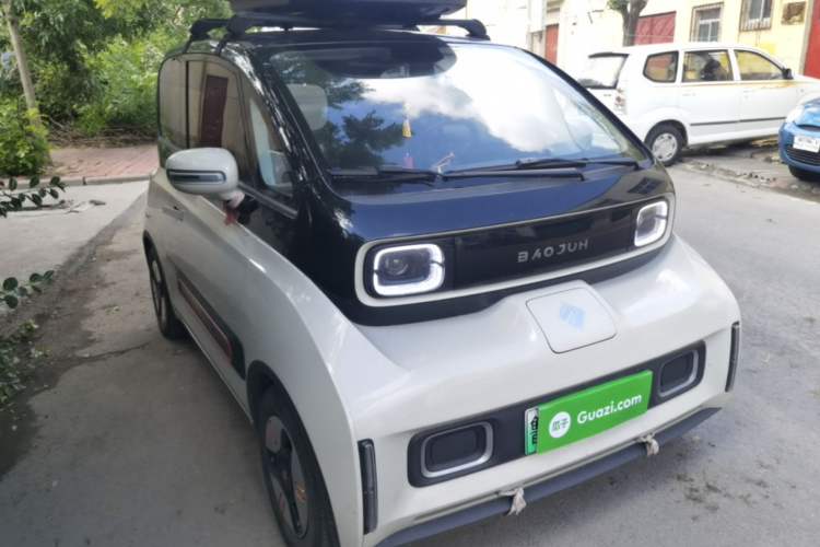 Used Baojun KiWi EV 2021 Artist Model Ternary Lithium Front Right 45 Deg