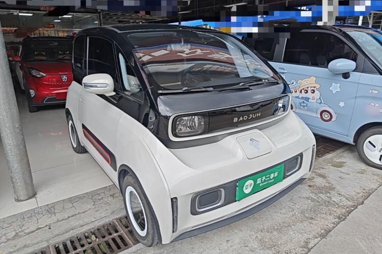 Used Baojun KiWi EV 2021 Designer Lithium Iron Phosphate Front Right 45 Deg
