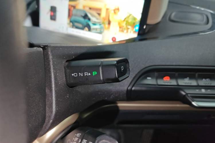 Used Baojun KiWi EV 2021 Artist Model Ternary Lithium Gear Lever