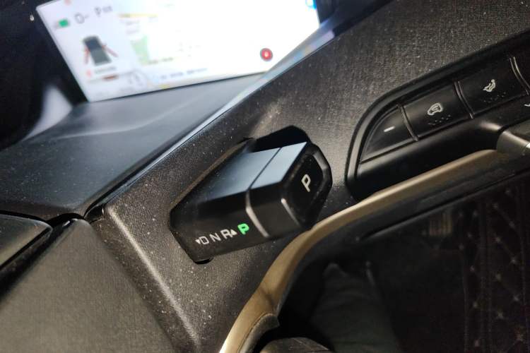 Used Baojun KiWi EV 2021 Artist Model Ternary Lithium Gear Lever
