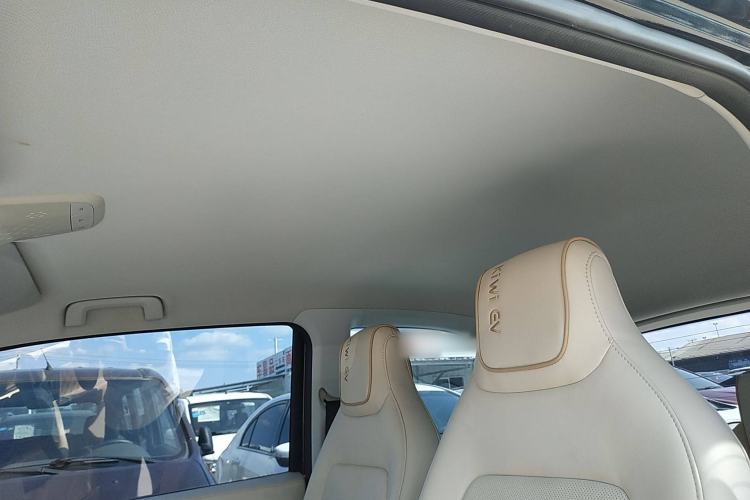 Used Baojun KiWi EV 2021 Artist Model Lithium Iron Phosphate Headliner