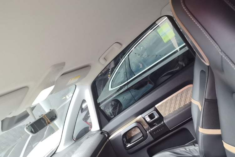 Used Baojun KiWi EV 2021 Artist Model Ternary Lithium Headliner
