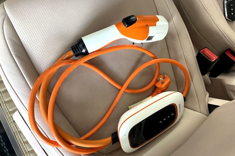 Used Baojun KiWi EV 2021 Customized Stylish Gold Edition Lithium Iron Phosphate Interior 7