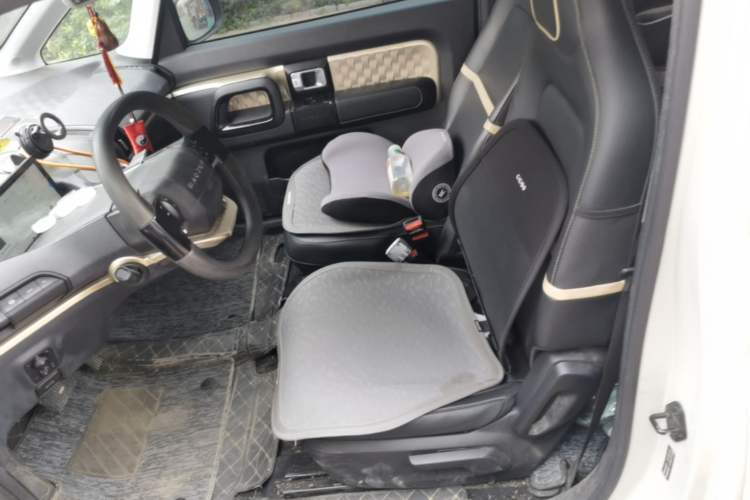 Used Baojun KiWi EV 2021 Artist Model Ternary Lithium Left Front Seat