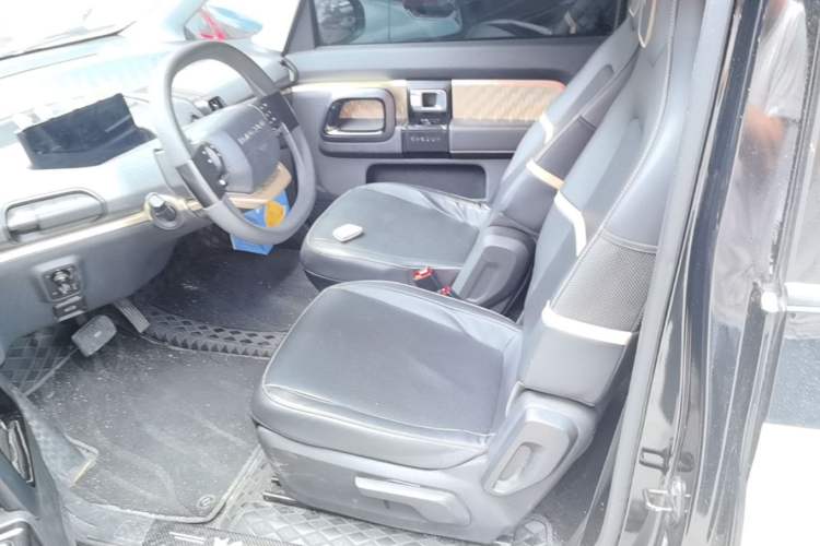 Used Baojun KiWi EV 2021 Artist Model Ternary Lithium Left Front Seat
