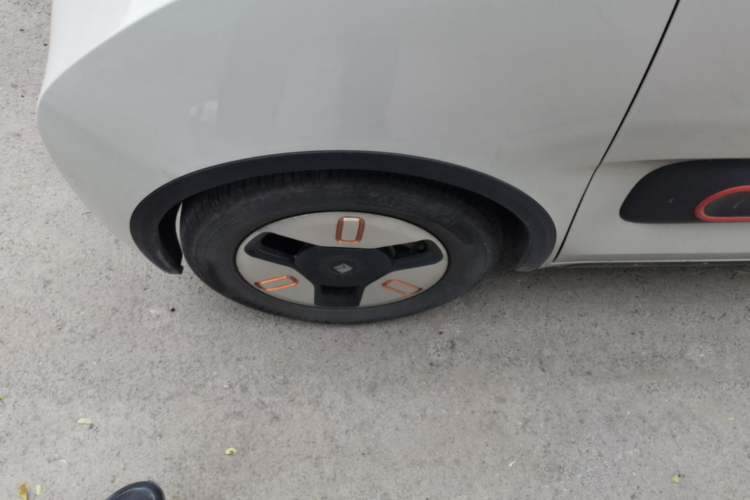 Used Baojun KiWi EV 2021 Artist Model Ternary Lithium Left Front Wheel Hub