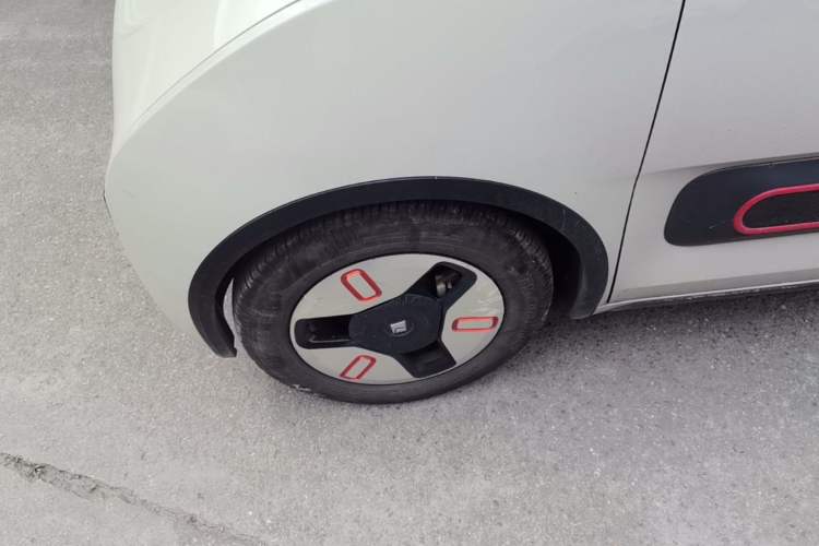 Used Baojun KiWi EV 2021 Artist Model Ternary Lithium Left Front Wheel Hub