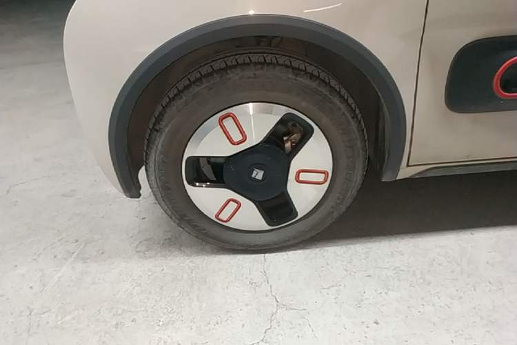 Used Baojun KiWi EV 2021 Artist Model Ternary Lithium Left Front Wheel Hub