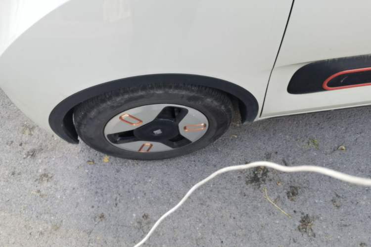 Used Baojun KiWi EV 2021 Artist Model Ternary Lithium Left Front Wheel Hub