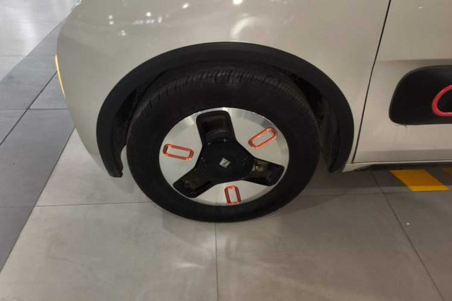Used Baojun KiWi EV 2021 Artist Model Ternary Lithium Left Front Wheel Hub
