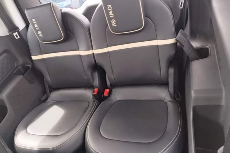 Used Baojun KiWi EV 2021 Artist Model Lithium Iron Phosphate Left Rear Seat