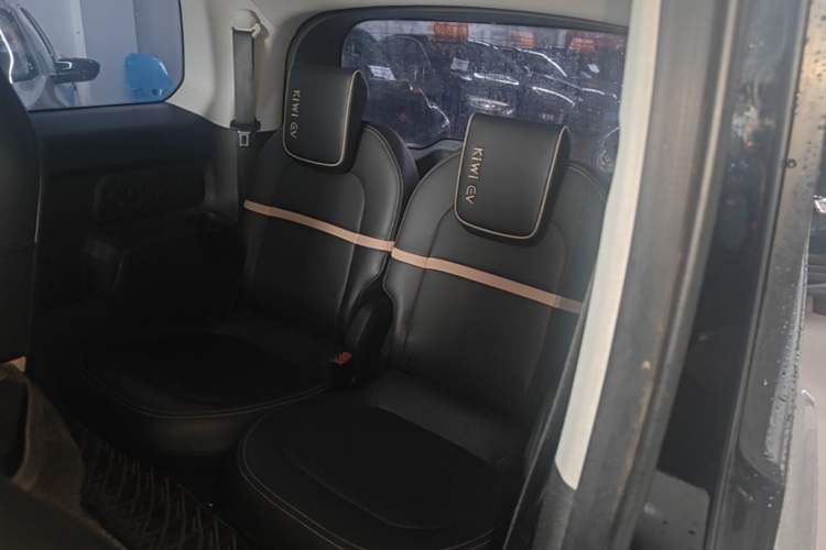 Used Baojun KiWi EV 2021 Artist Model Lithium Iron Phosphate Left Rear Seat