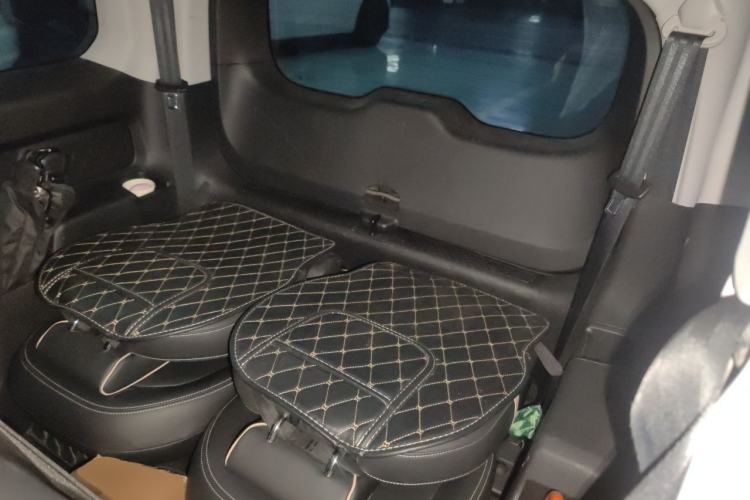 Used Baojun KiWi EV 2021 Artist Model Lithium Iron Phosphate Left Rear Seat