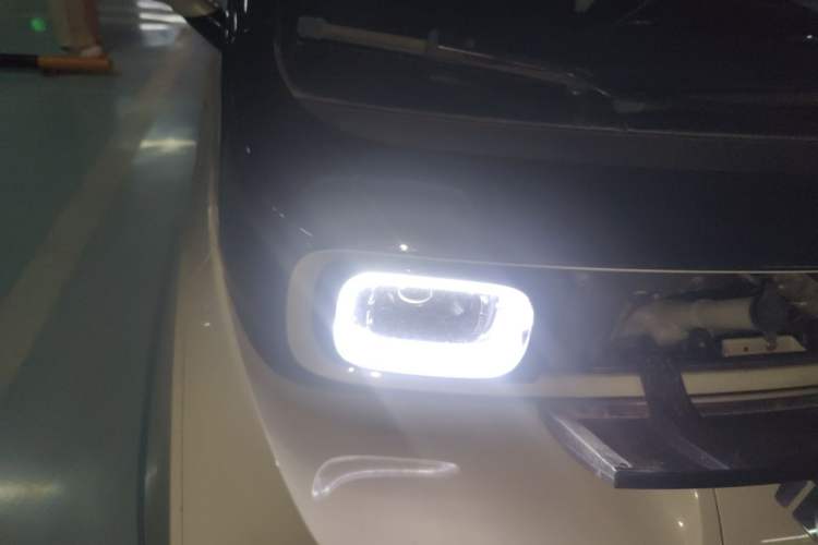 Used Baojun KiWi EV 2021 Artist Model Lithium Iron Phosphate Right Front Headlight