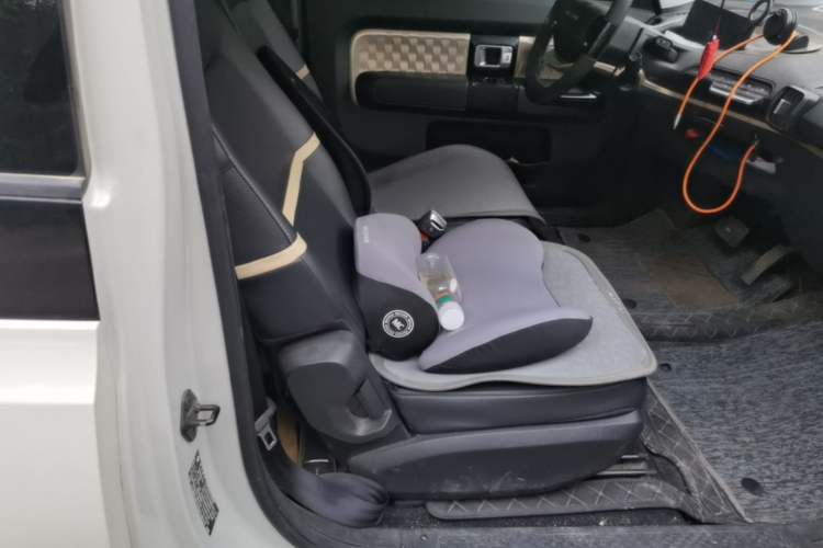 Used Baojun KiWi EV 2021 Artist Model Ternary Lithium Right Front Seat