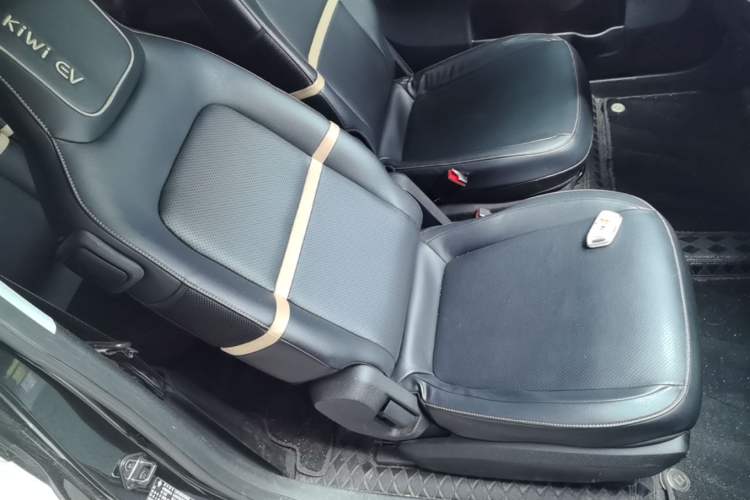 Used Baojun KiWi EV 2021 Artist Model Ternary Lithium Right Front Seat