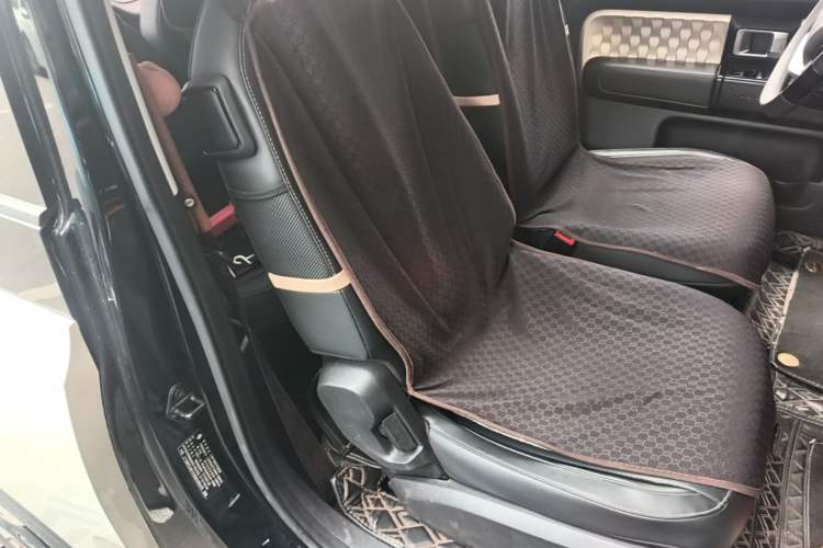 Used Baojun KiWi EV 2021 Artist Model Ternary Lithium Right Front Seat