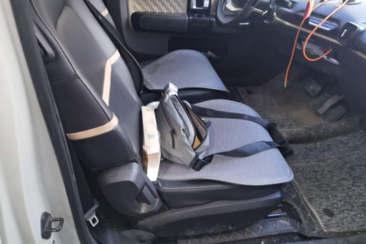 Used Baojun KiWi EV 2021 Artist Model Ternary Lithium Right Front Seat