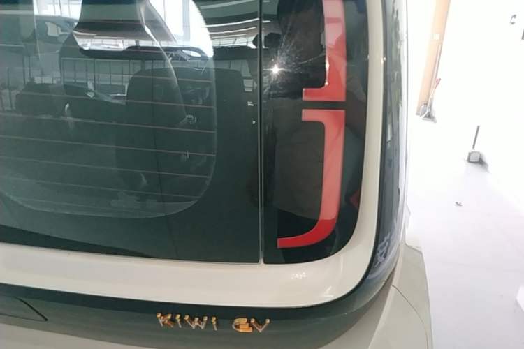 Used Baojun KiWi EV 2021 Artist Model Ternary Lithium Right Rear Taillight