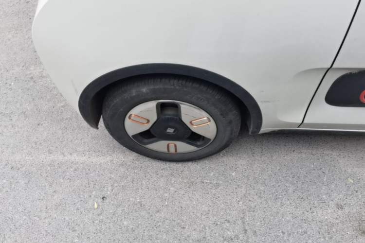 Used Baojun KiWi EV 2021 Artist Model Ternary Lithium Right Rear Wheel Hub