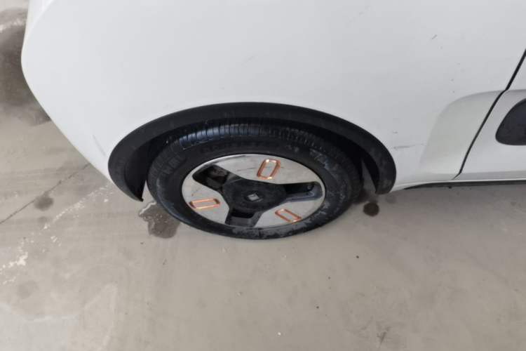 Used Baojun KiWi EV 2021 Artist Model Ternary Lithium Right Rear Wheel Hub
