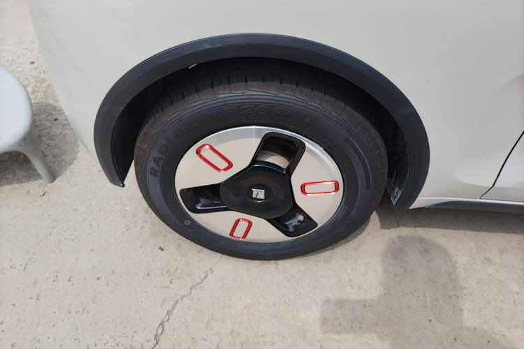 Used Baojun KiWi EV 2021 Designer Ternary Lithium Right Rear Wheel Hub