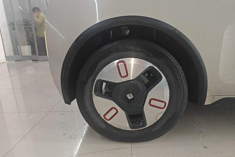 Used Baojun KiWi EV 2021 Artist Model Lithium Iron Phosphate Right Rear Wheel Hub