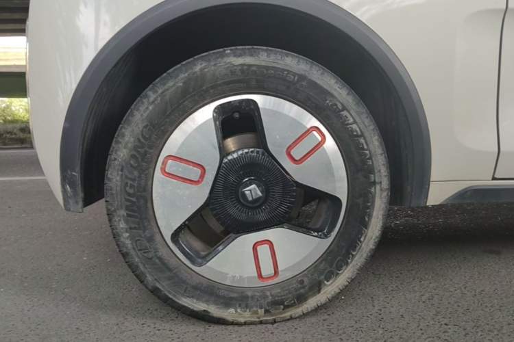 Used Baojun KiWi EV 2021 Designer Ternary Lithium Right Rear Wheel Hub