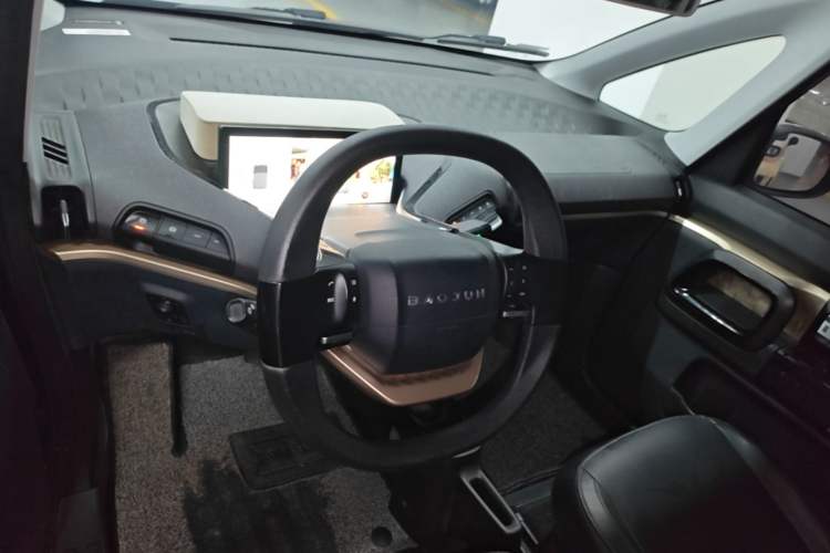 Used Baojun KiWi EV 2021 Artist Model Ternary Lithium Steering Wheel