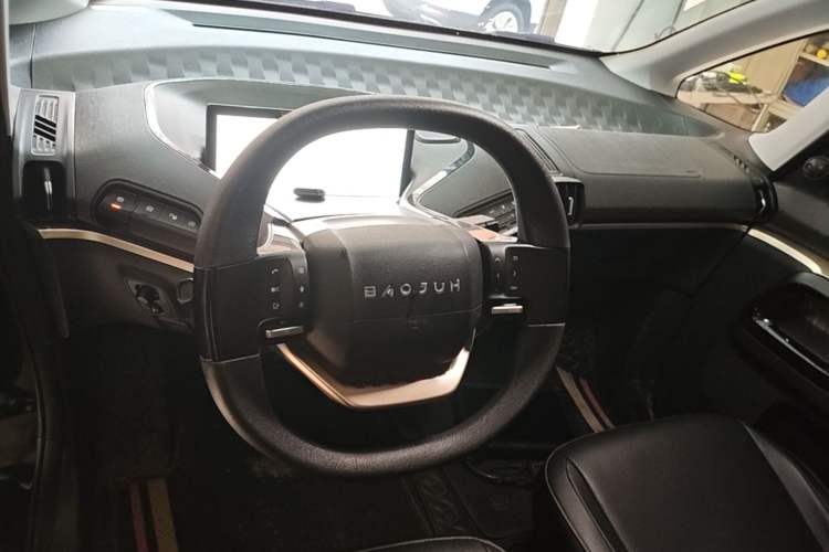 Used Baojun KiWi EV 2021 Artist Model Lithium Iron Phosphate Steering Wheel