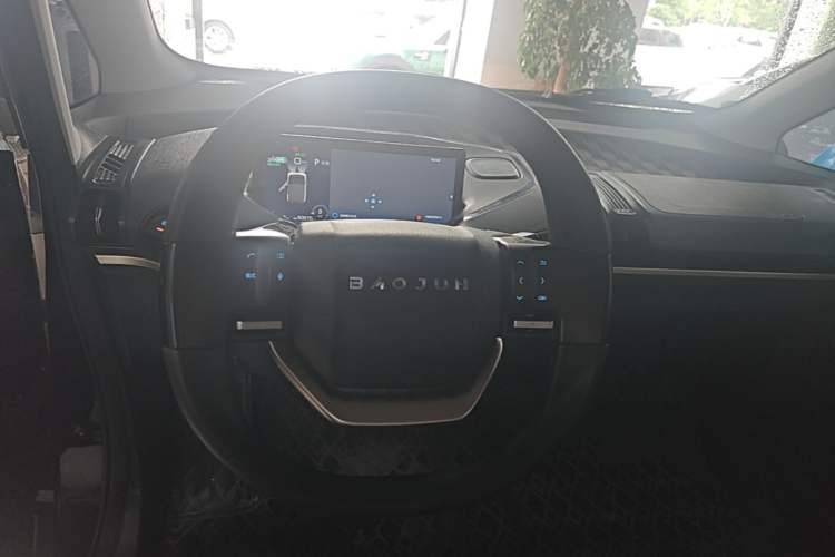 Used Baojun KiWi EV 2021 Artist Model Lithium Iron Phosphate Steering Wheel