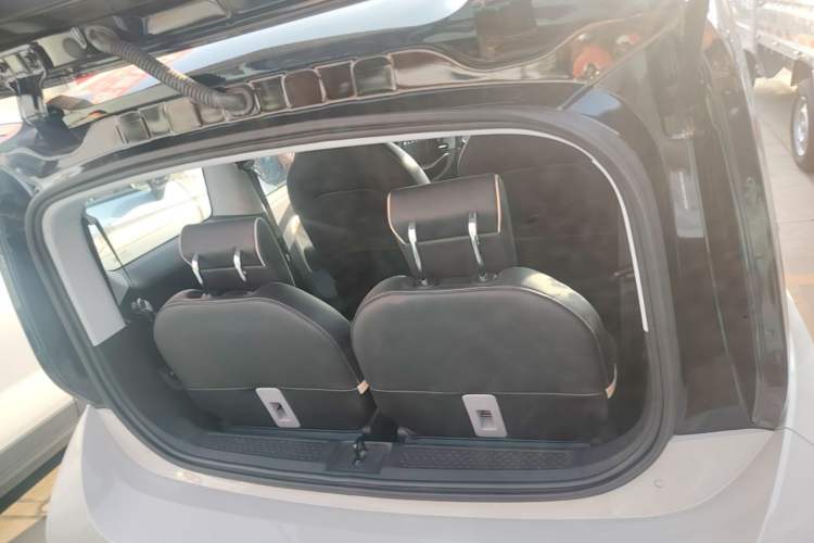 Used Baojun KiWi EV 2021 Artist Model Ternary Lithium Trunk