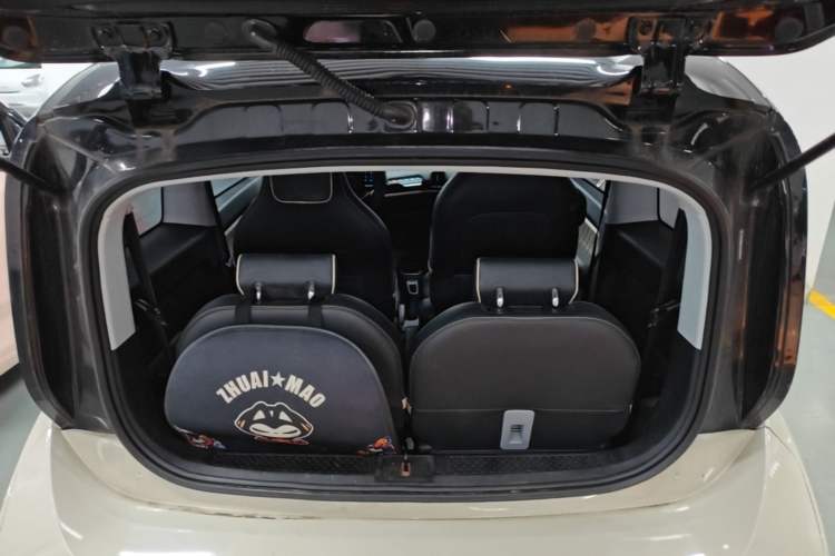 Used Baojun KiWi EV 2021 Artist Model Ternary Lithium Trunk