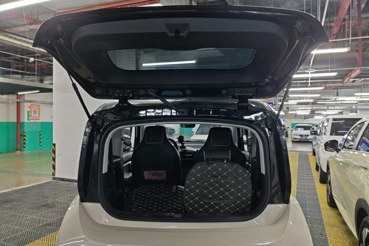 Used Baojun KiWi EV 2021 Artist Model Ternary Lithium Trunk