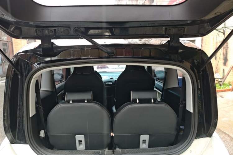 Used Baojun KiWi EV 2021 Artist Model Lithium Iron Phosphate Trunk