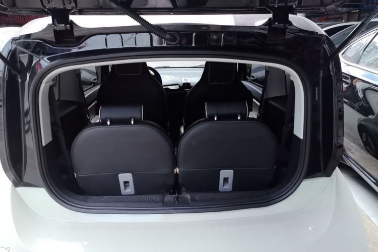 Used Baojun KiWi EV 2021 Artist Model Ternary Lithium Trunk