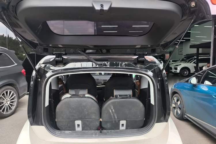 Used Baojun KiWi EV 2021 Artist Model Ternary Lithium Trunk
