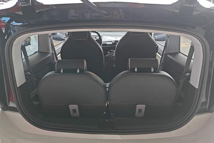 Used Baojun KiWi EV 2021 Designer Lithium Iron Phosphate Trunk