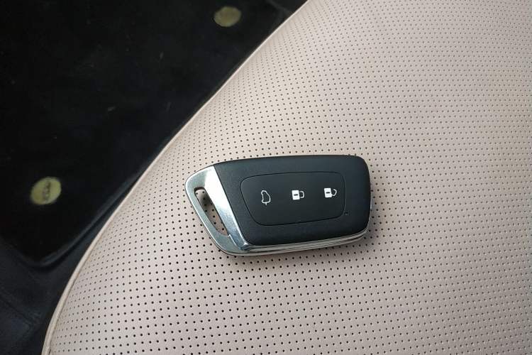 Used Baojun KiWi EV 2021 Artist Model Lithium Iron Phosphate Vehicle Key