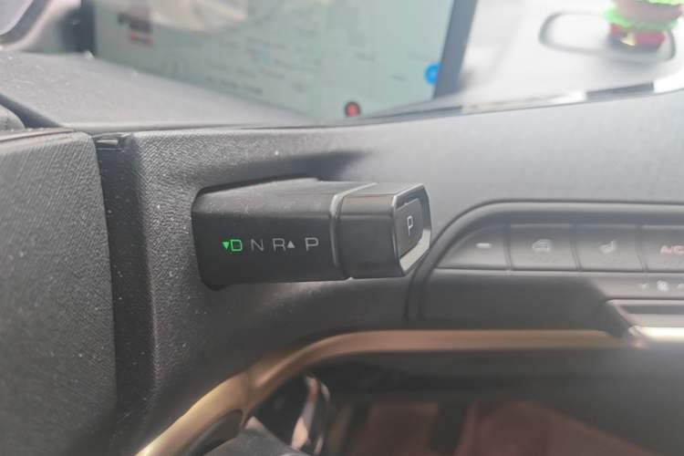 Used Baojun KiWi EV 2021 Designer Lithium Iron Phosphate Gear Lever