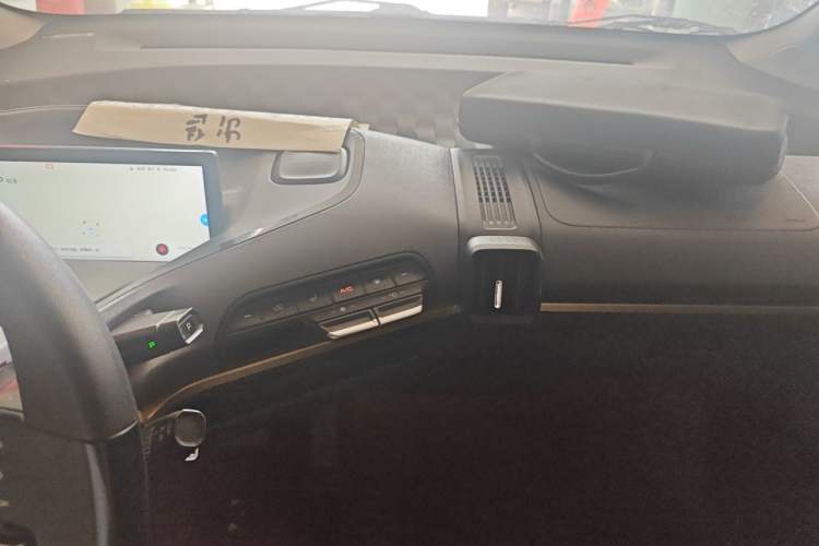 Used Baojun KiWi EV 2022 Designer Lite Edition Ternary Lithium Audio And AC Panel