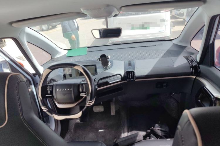 Used Baojun KiWi EV 2022 Artist Lite Edition Ternary Lithium Center Console