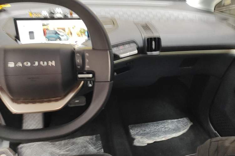Used Baojun KiWi EV 2022 Designer Lite Edition Lithium Iron Phosphate Center Console