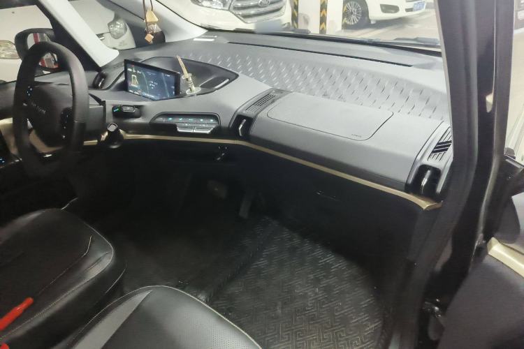 Used Baojun KiWi EV 2022 Artist Lite Edition Lithium Iron Phosphate Center Console