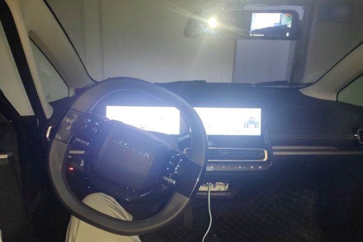 Used Baojun KiWi EV 2022 Artist Lite Edition Ternary Lithium Center Console