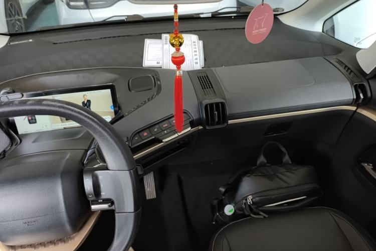 Used Baojun KiWi EV 2022 Designer Lite Edition Lithium Iron Phosphate Center Console