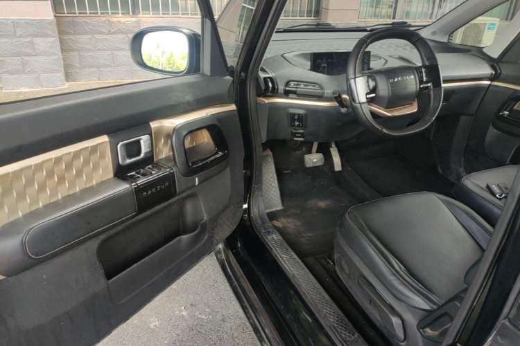 Used Baojun KiWi EV 2022 Artist Lite Edition Lithium Iron Phosphate Driver Seat
