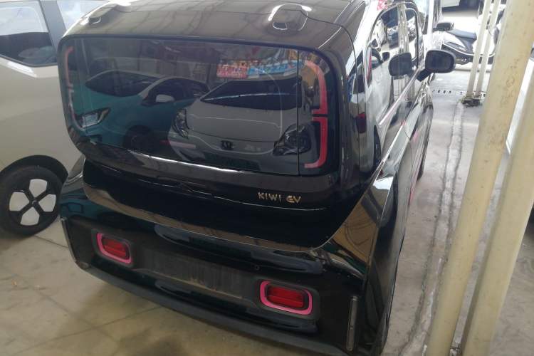 Used Baojun KiWi EV 2022 Designer Lite Edition Lithium Iron Phosphate Exterior 5
