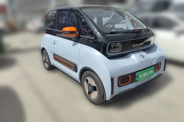 Used Baojun KiWi EV 2022 Artist Lite Edition Ternary Lithium Front Right 45 Deg